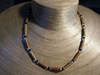 Collier bois de noisetier perles noires et transparentes